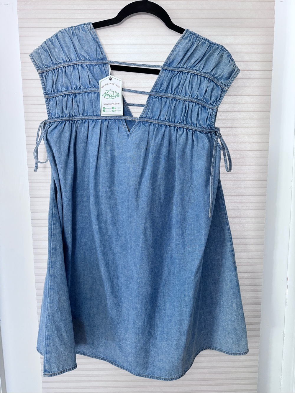 💙 Chambray Babydoll Mini Dress – Effortlessly Chic 💙 CUTE!!!!  NWT small - Picture 3 of 3